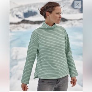 NWT. Garnet Hill Vintage Knit Turtleneck. Size Small.